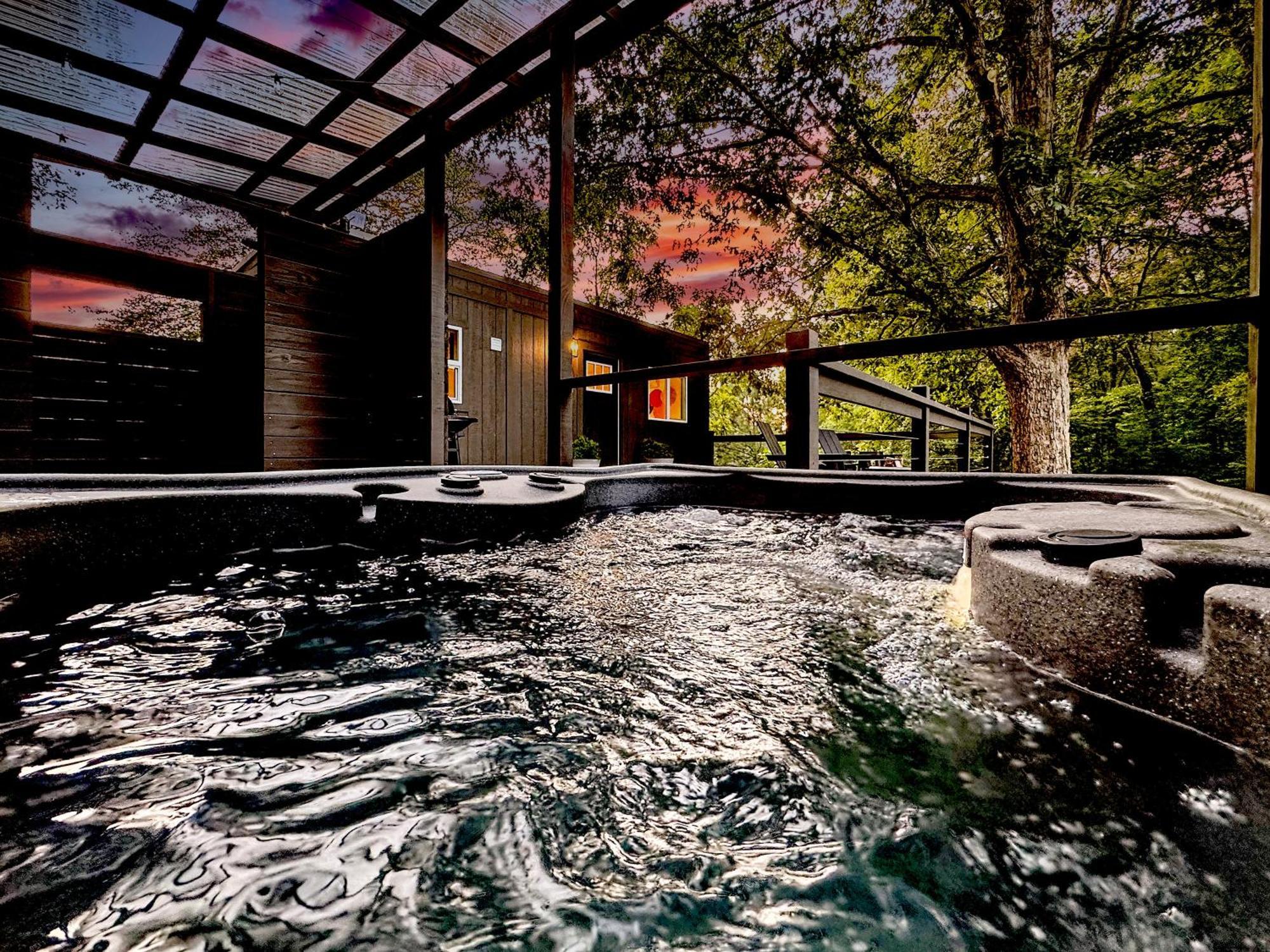 Couples Retreat: King Bed:Hot Tub:Firepit & More Blue Ridge Esterno foto